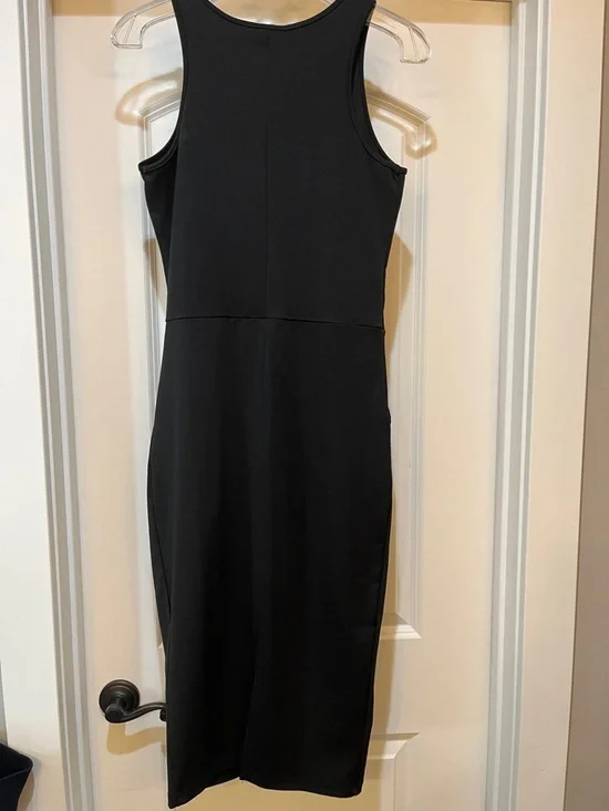 Classic Black Sleeveless Midi Sheath Dress - Picture 5 of 6